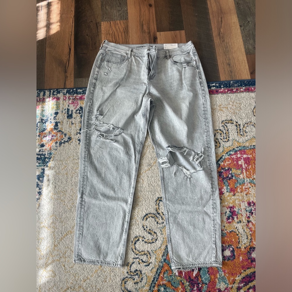American Eagle acid wash/distress jeans 20 L
